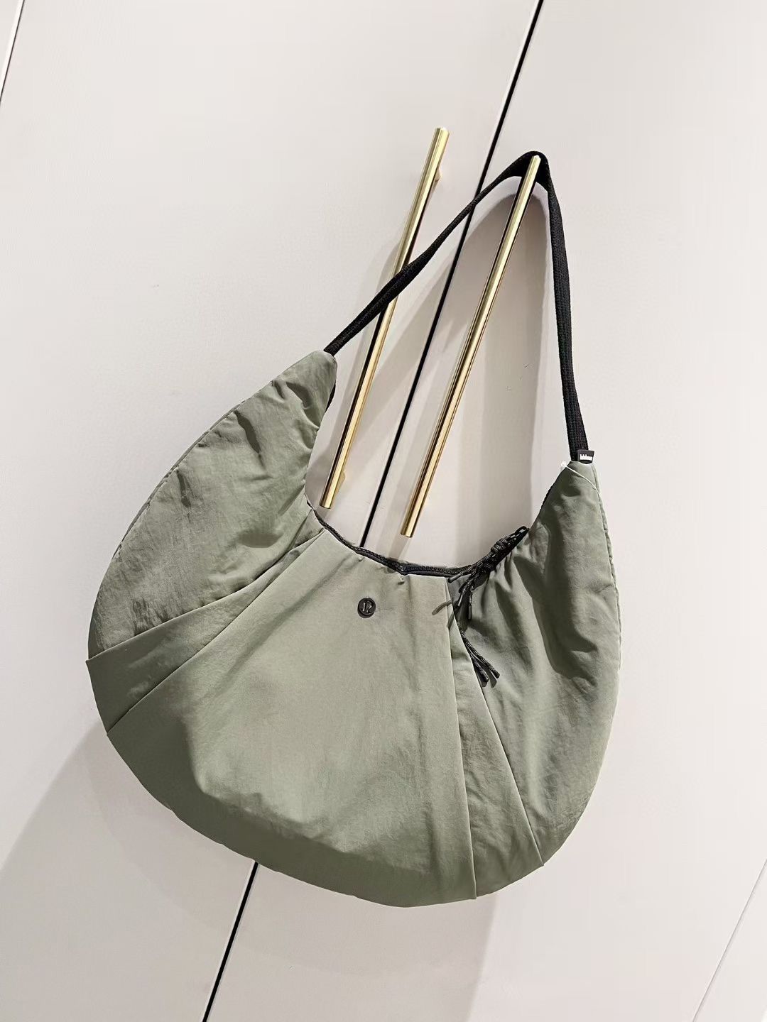 lululemon pleated shoulder bag ルルレモン トートバッグ10L  ショルダーバッグ グリーン