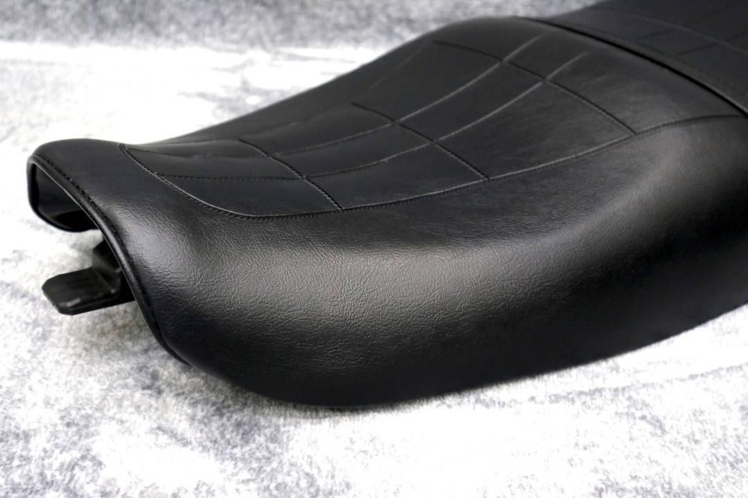 ゼファー1100 シート Z2仕様 / 純正タイプ あんこ抜き タックロール