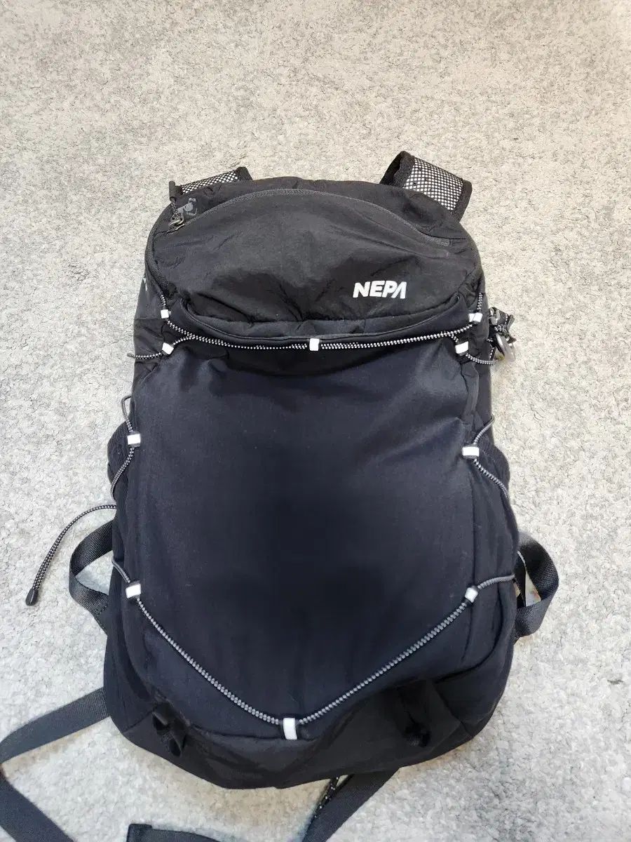 着用 1 寿司 NEPA ネパ レジーナ 15 L ブラック 登山 スポーツ リュックサック バックパック