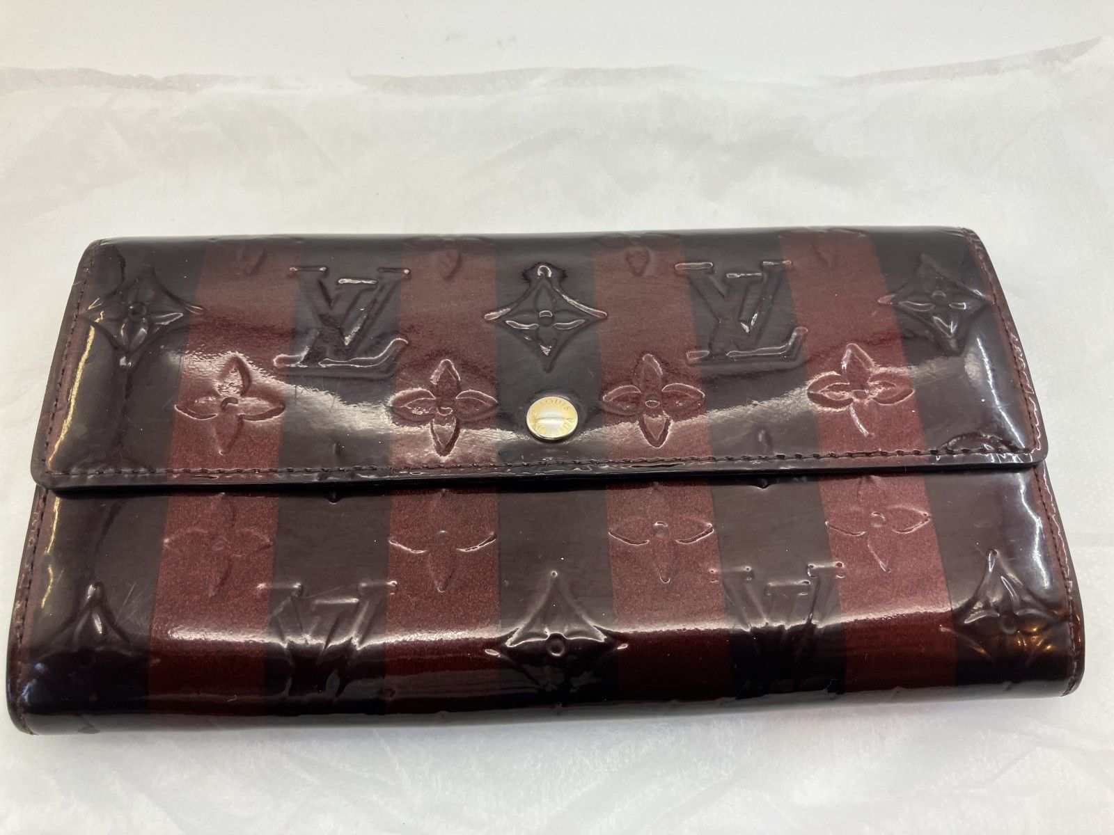 LOUIS VUITTON ヴェルニ ポルトフォイユ・サラ レイユール M91715 長