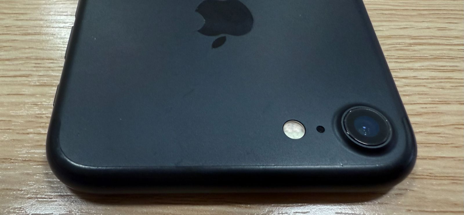 中古】Apple SoftBank 【SIMロック解除済み】 iPhone 7 32GB ブラック 