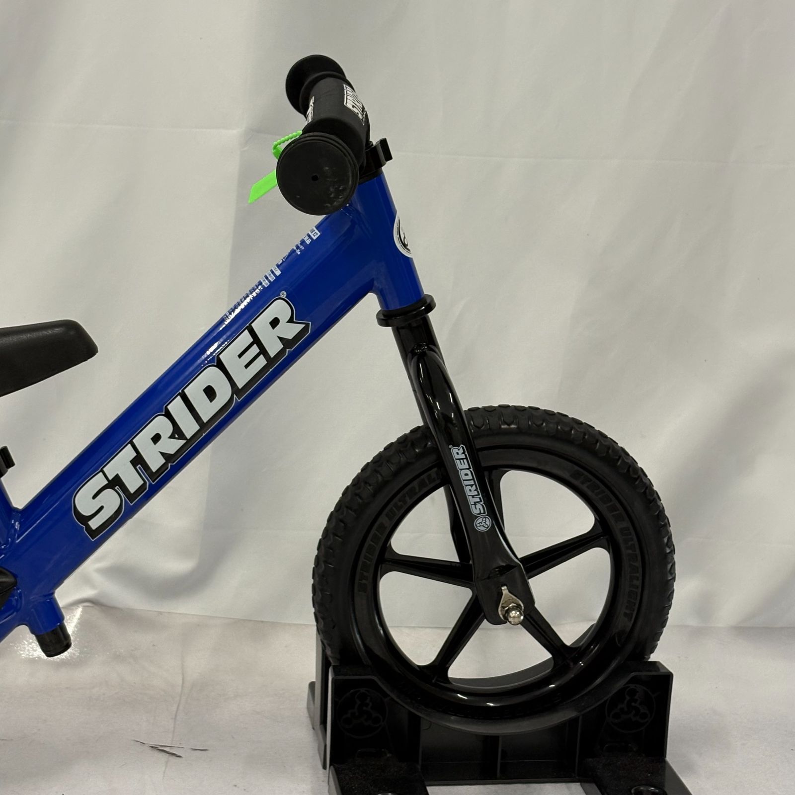 美品 人気カラー STRIDER ストライダー 12 Sport Model スポーツ