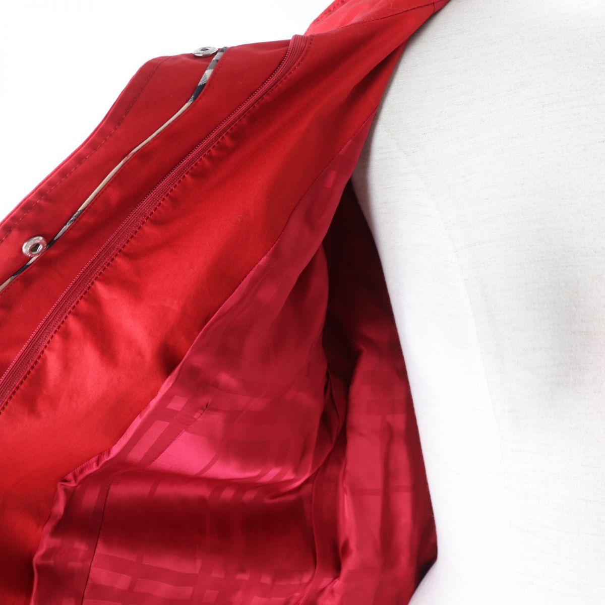 ZIP UP