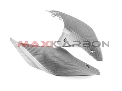 MXカーボン ストリートファイター V2 V4 リアサイドパネル 受注製造