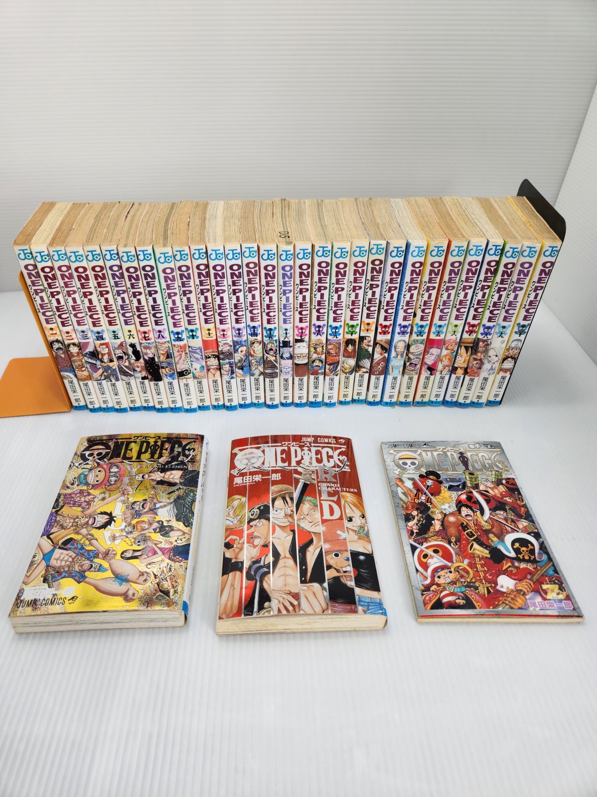 ✩美品✩　ONE PIECE 1〜108巻 + 非売品3巻おまけ付き ✩美品✩ ONE PIECE 1〜108巻 + 非売品3巻おまけ付き