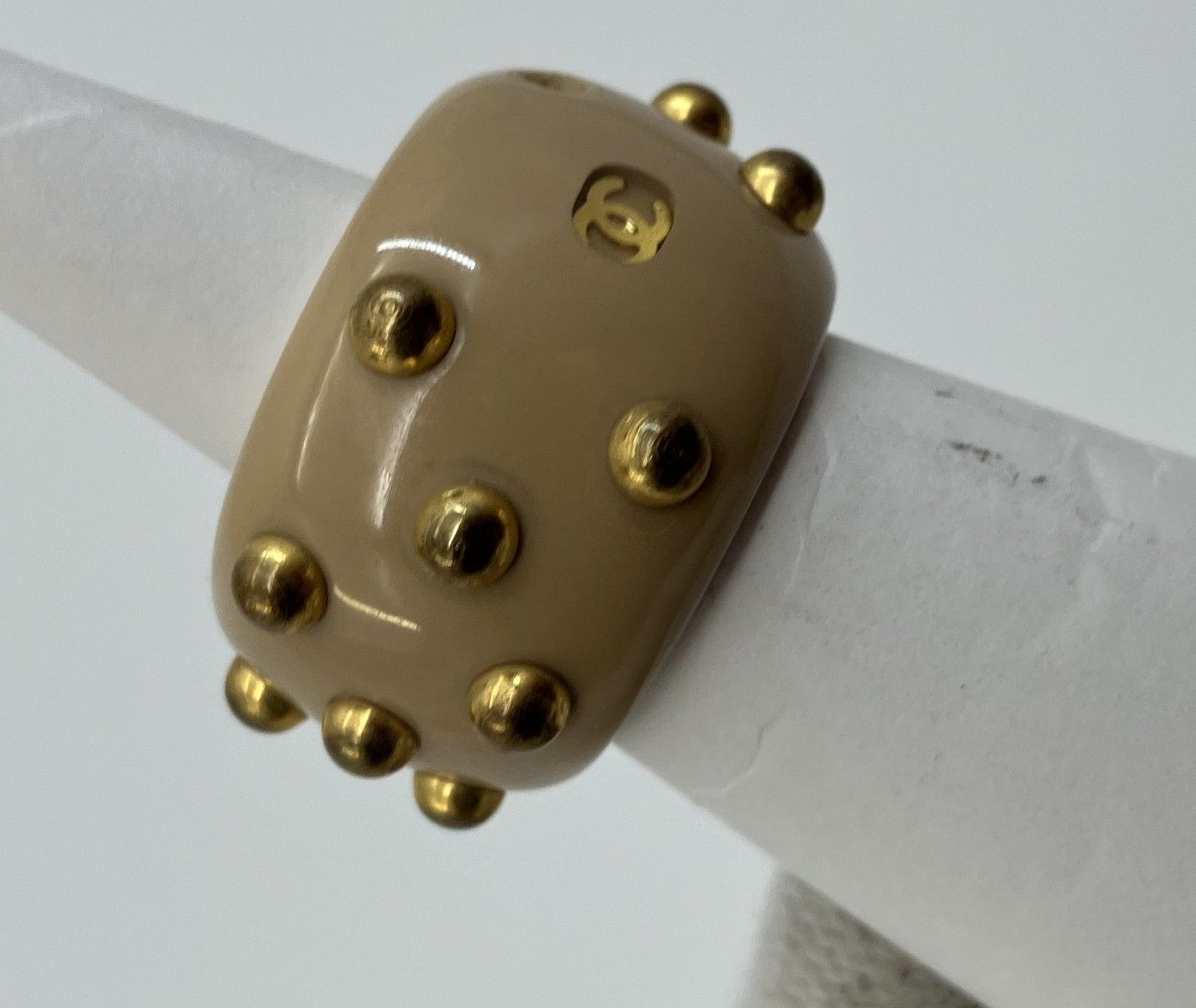 CHANEL シャネル ココマーク スタッズ リング ベージュ プラスチック