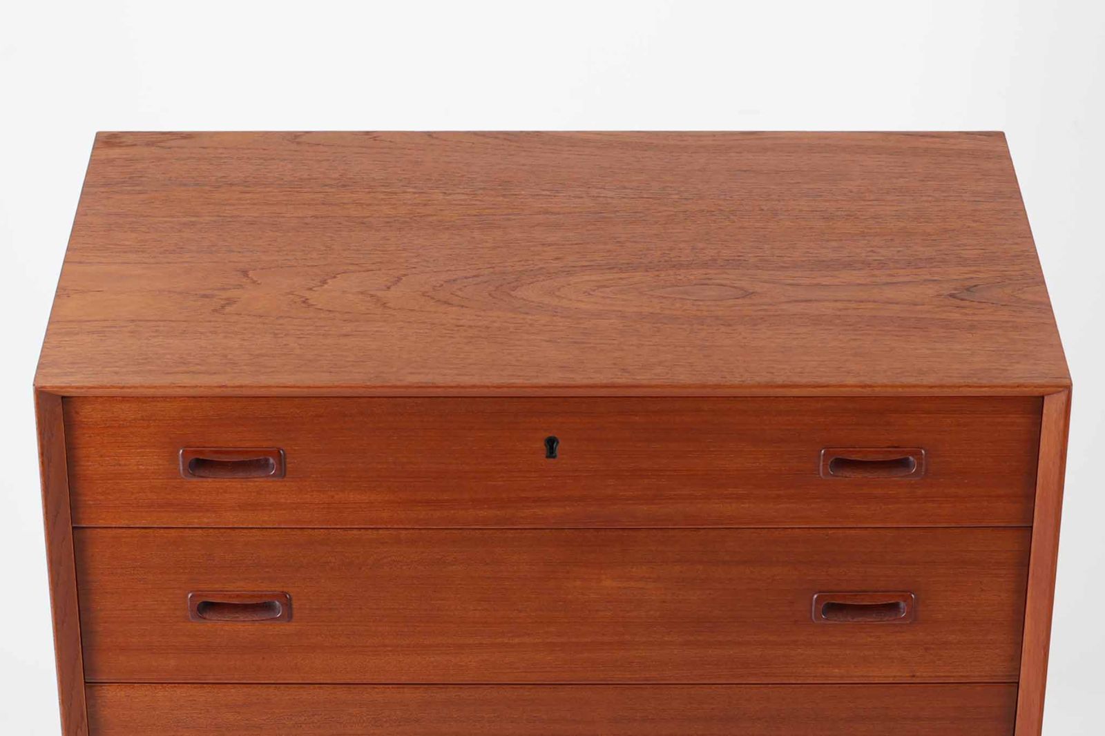 デンマーク（北欧）のヴィンテージチェスト ミッドセンチュリー ビンテージ チーク □デンマーク□Edmund Jorgensen社□ヴィンテージ□チーク□チェスト