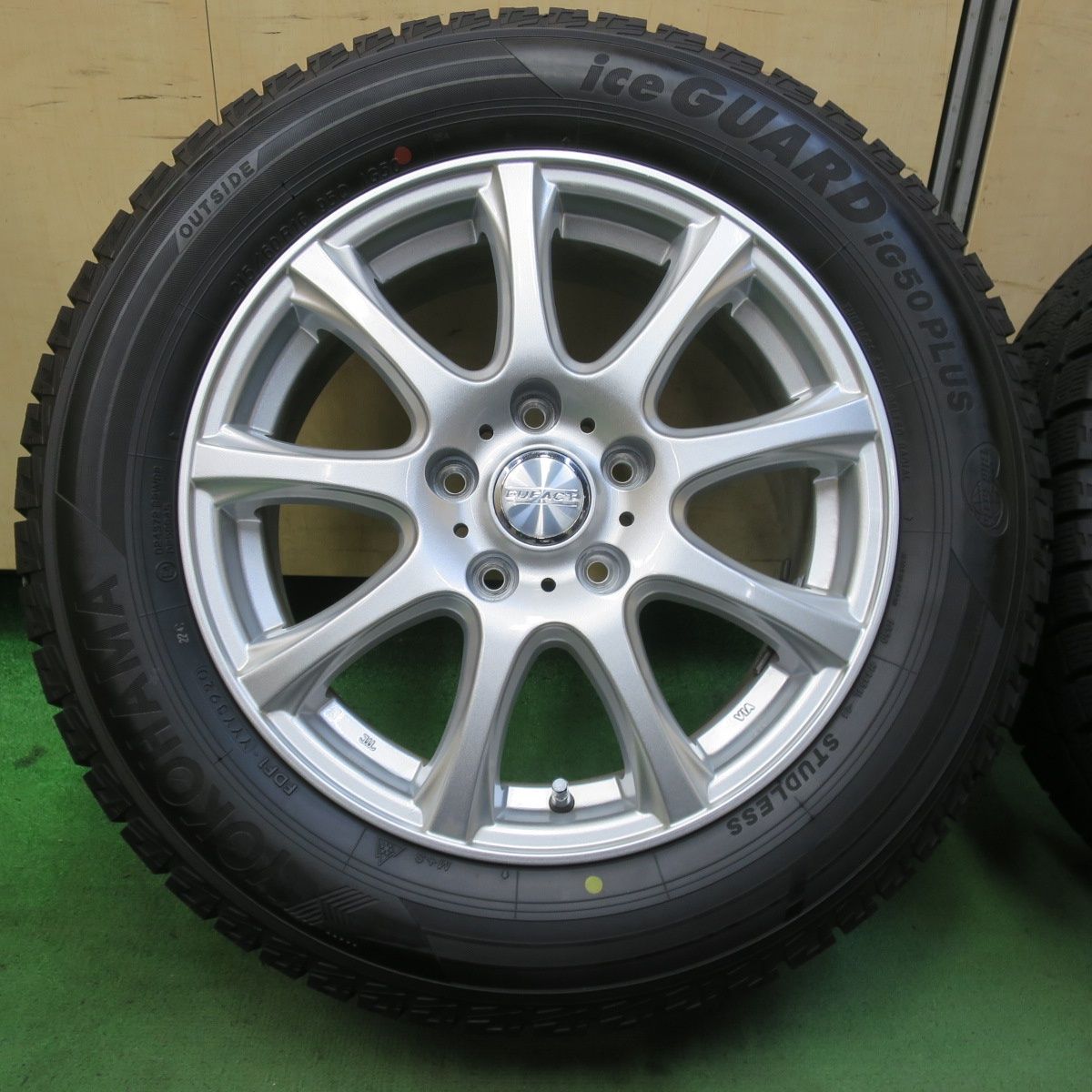 バリ溝 キレイ 9.5分以上 スタッドレス 215 60R16 ヨコハマ アイスガード iG50 プラス DUFACT デュファクト 16インチ PCD114.3 5H 5100708イス