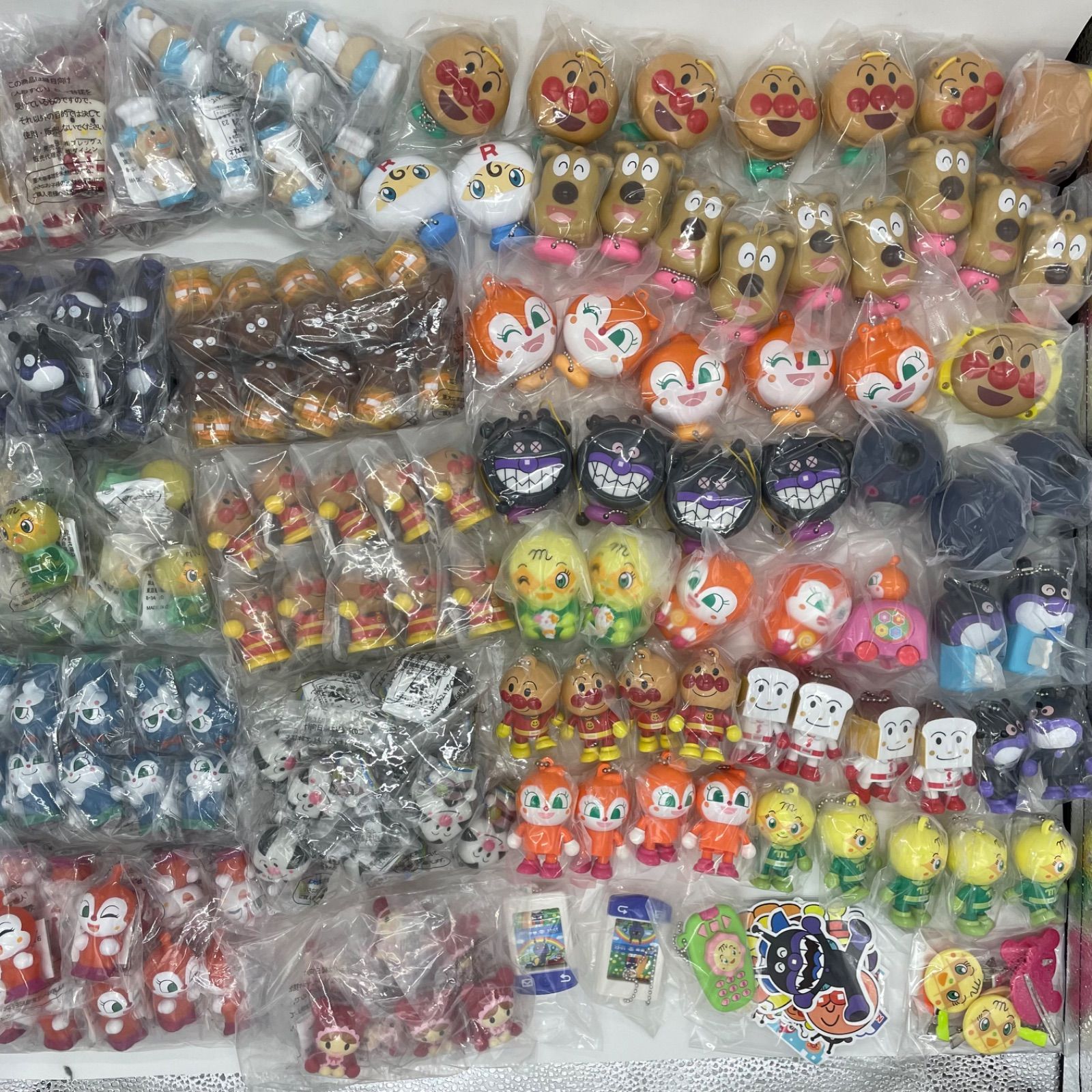 33】アンパンマングッズ190個セット① - メルカリ