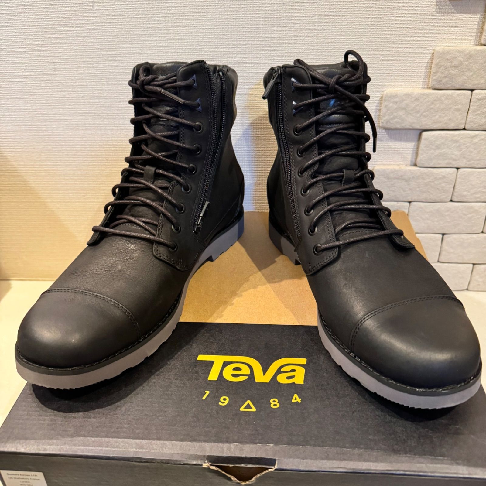 テバ レザー サイドジップブーツ 軽量 防水仕様 ブラックカラー