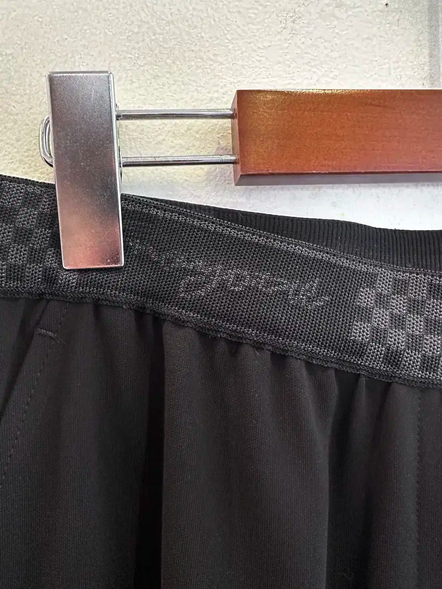 パンツ 販売しています