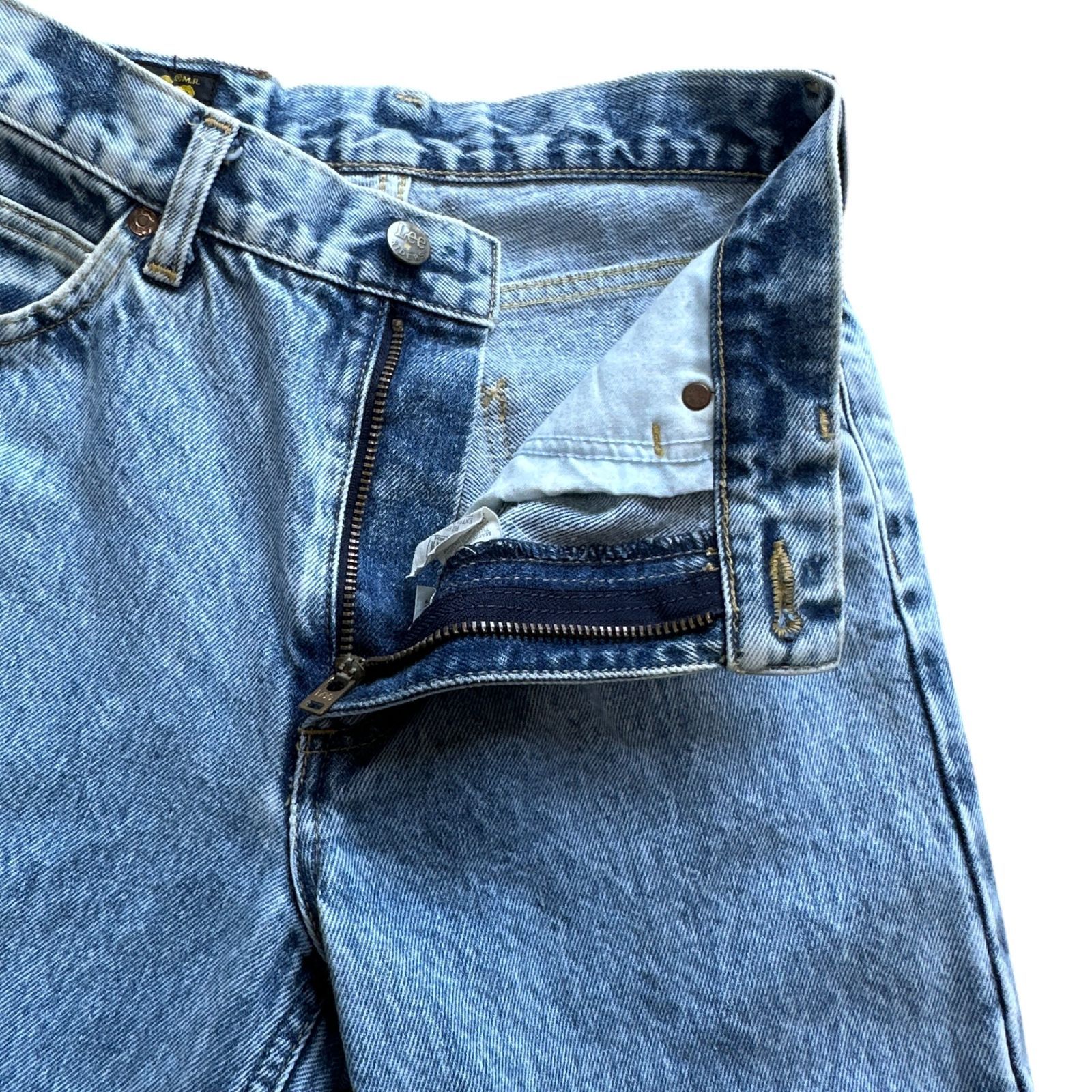 w067.w087（デニム×）. DAKOTA Patch デニムパンツ | GUESS(ゲス) JAPAN 公式オンライン