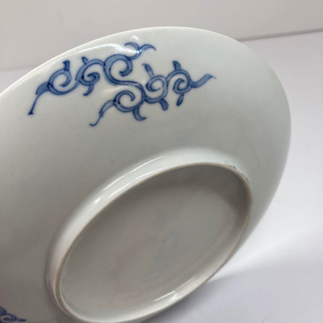 古伊万里　染付上手鯉の図中皿　木箱付　直径18.7㎝　東Y5-1030④タサオ 古伊万里 染付上手鯉の図中皿 木箱付 直径18.7㎝ 東Y5-1030④