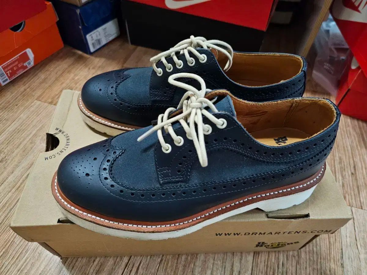 MARTENS ドクターマーチン