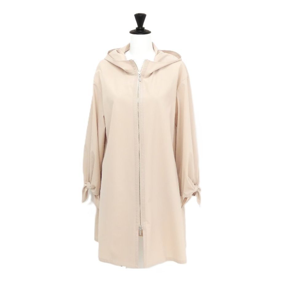 【極美品】FOXEYフォクシーニューヨーク ウォータープルーフレイニー