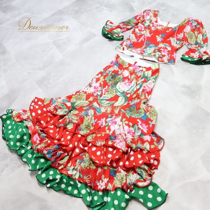 セットアップ衣装 華やか