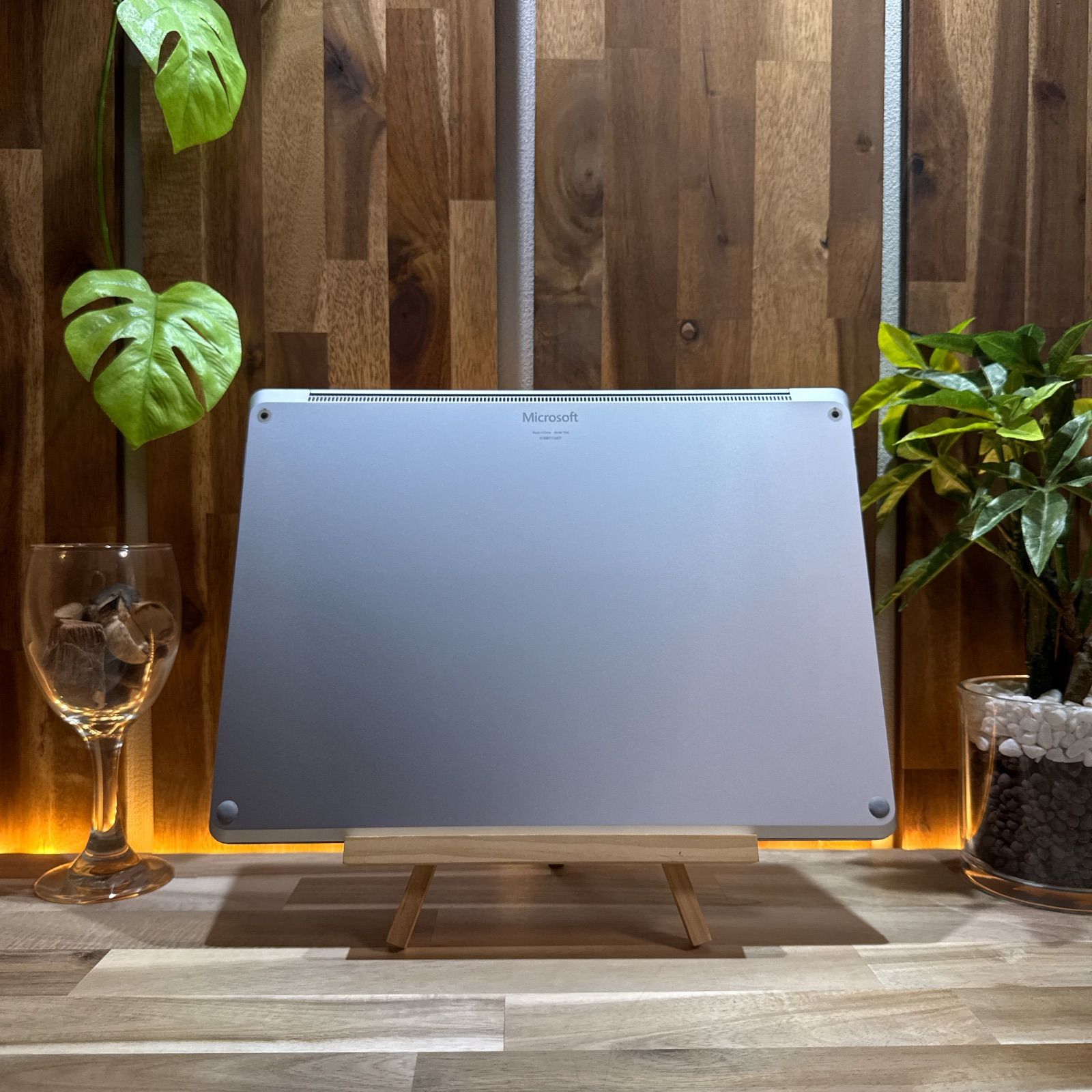 メモリ8GB SSD256GB