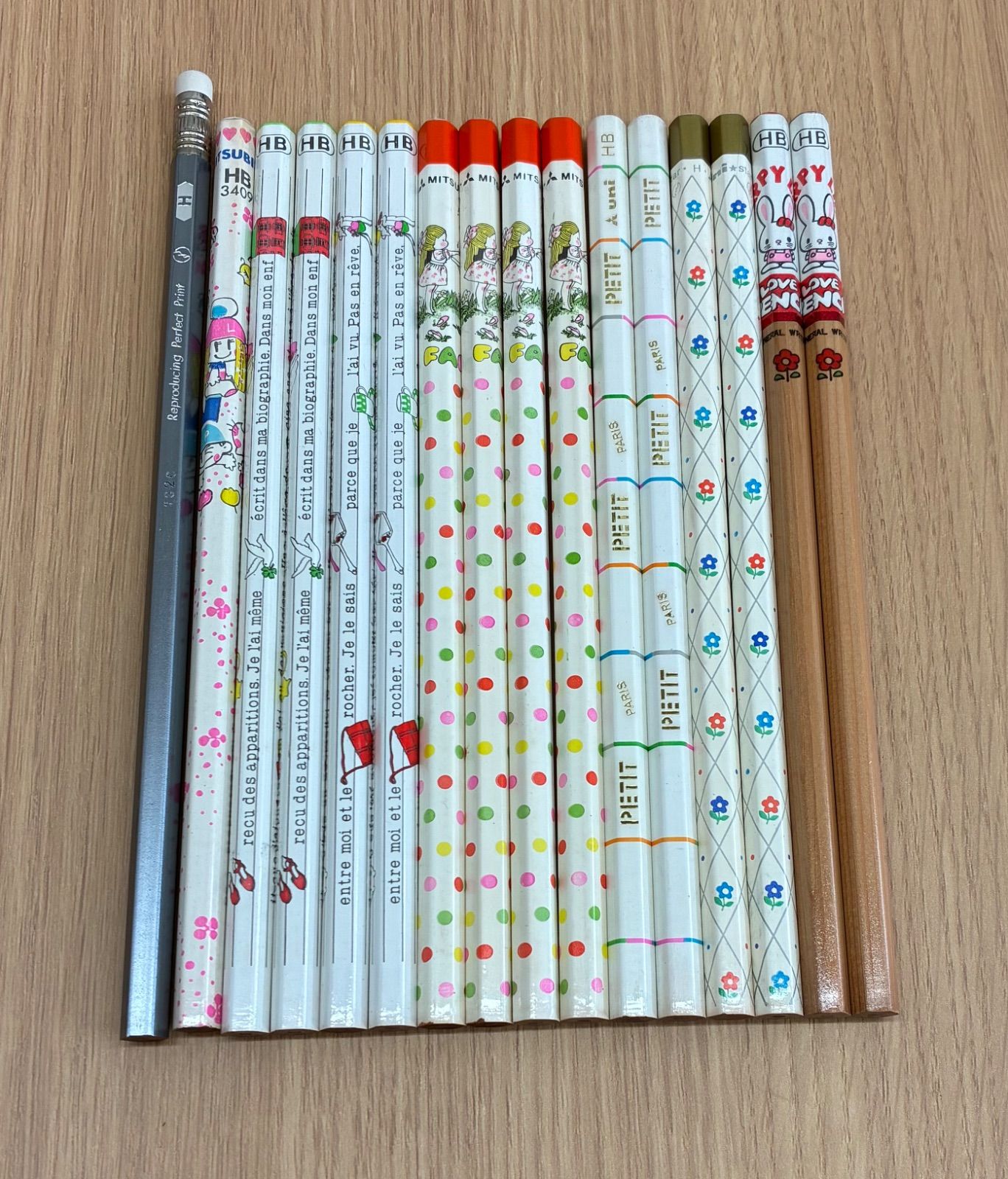 えんぴつ　鉛筆　昭和　レトロ　懐かしい　文房具 懐かしい 鉛筆 未使用品 昭和 レトロ えんぴつ 文房具 エンピツ