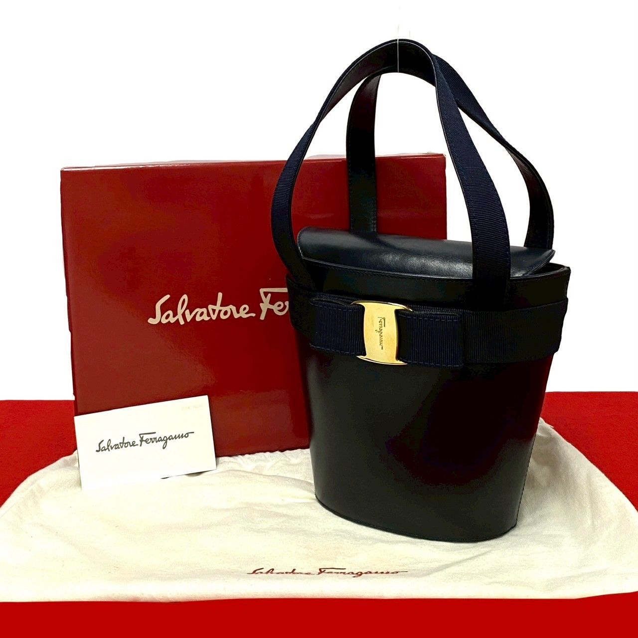 ほぼ未使用 箱 袋付 Salvatore Ferragamo サルヴァトーレフェラガモ