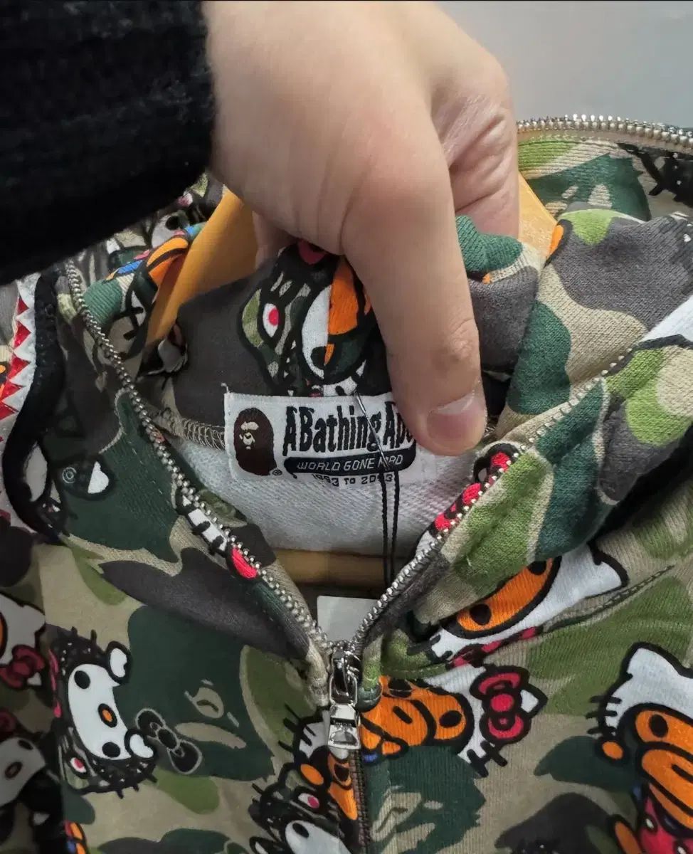 A Bathing Ape_ (BAPE)_カモフラ ハローキティ パーカー_M A Bathing Ape_ (BAPE)_カモフラ ハローキティ パーカー_M