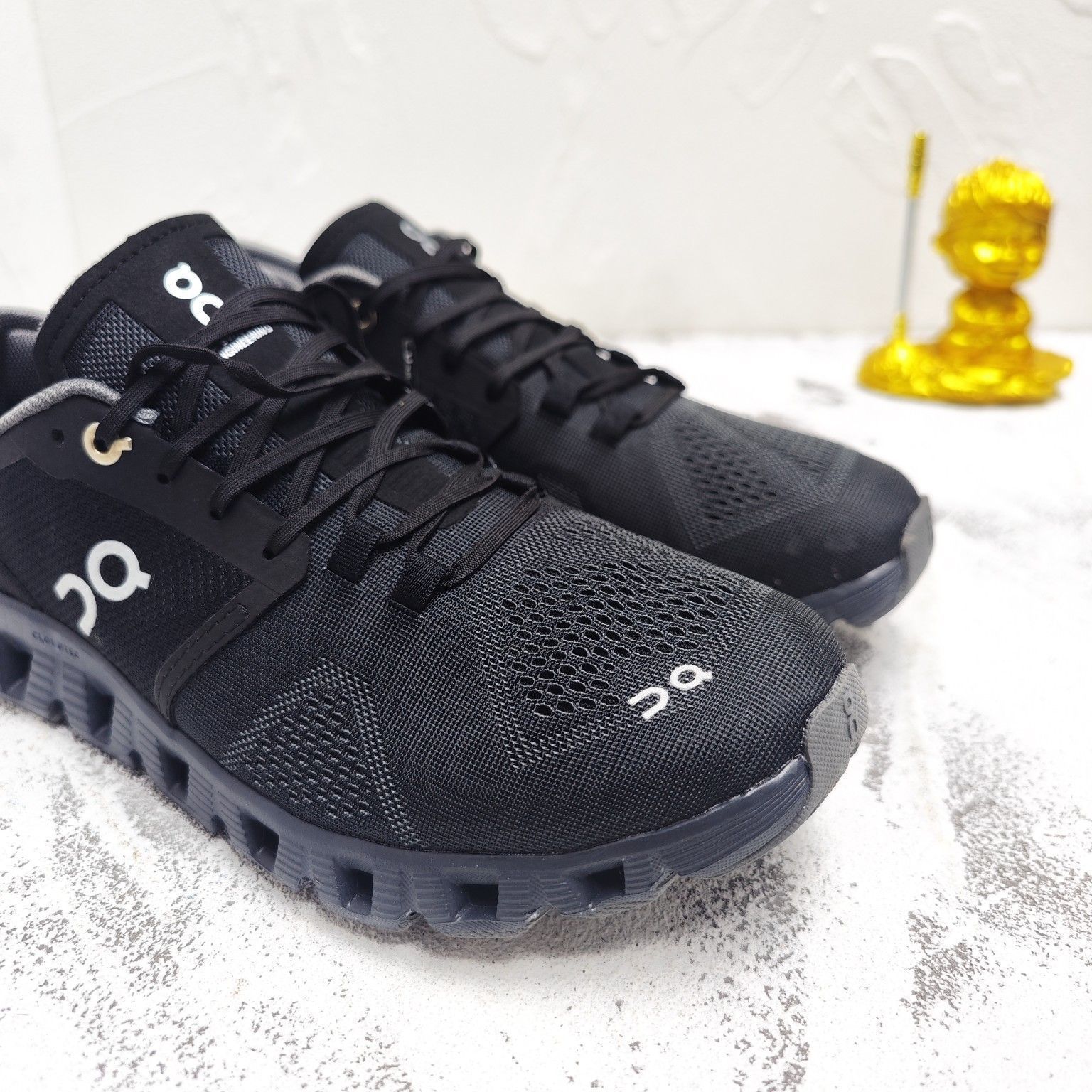 On Cloud X Sneakers オン クラウドX ジョギング スポーツ