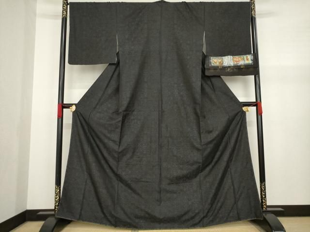 平和屋着物○本場大島紬 純泥染め 飾花文 久野織物謹製 黒地 やまと誂