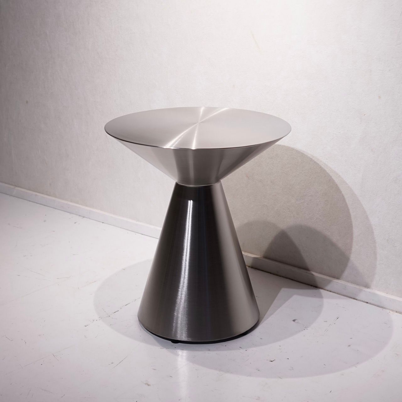 Bello select 輸入品 サイドテーブル コーヒーテーブル ステンレス製 円形 テーブル モダン ラグジュアリー ホテルライク WWW_OLIVIERBERNSTEIN_COM