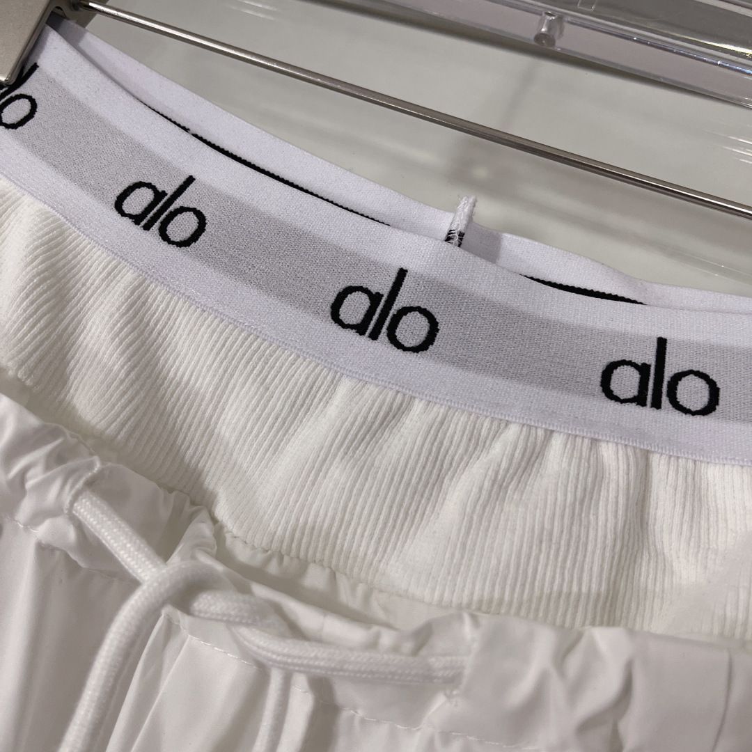 alo yoga アローヨガ パンツ ズボン黒