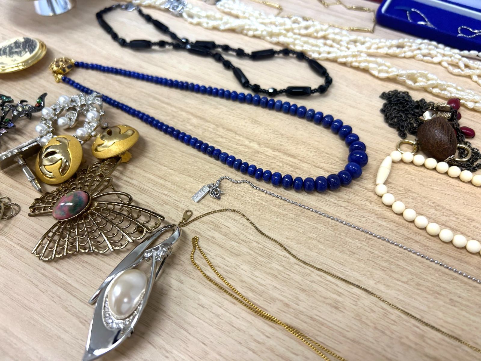 遺品整理】アクセサリー ジュエリー まとめ売り② - メルカリ
