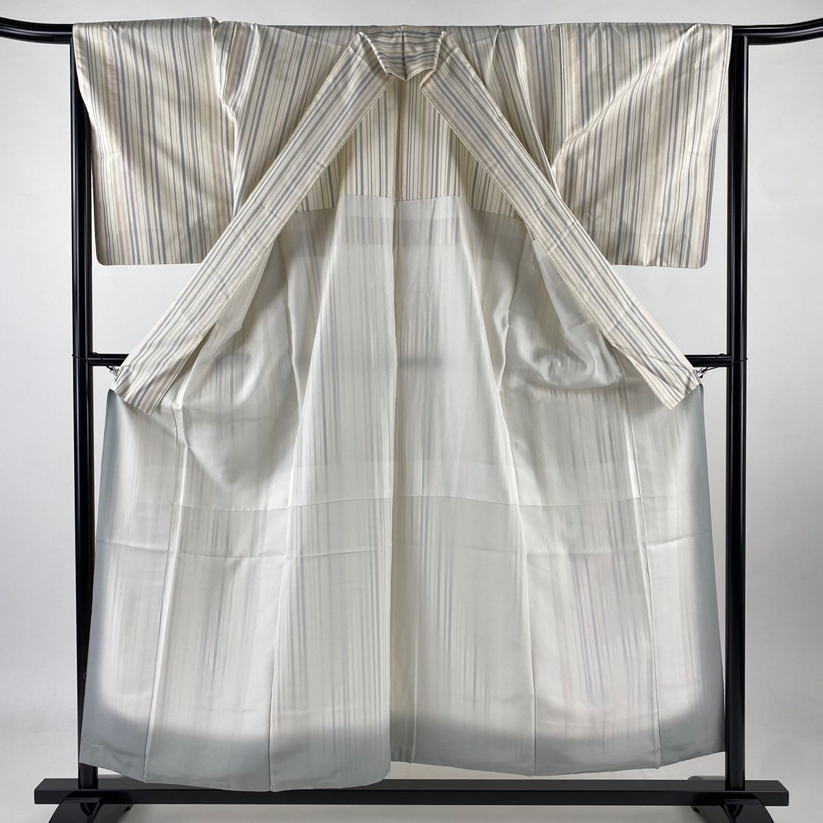 大島紬 身丈155cm 裄丈65.5cm M 袷 背抜き 証紙 縞 クリーム 正絹 美品  