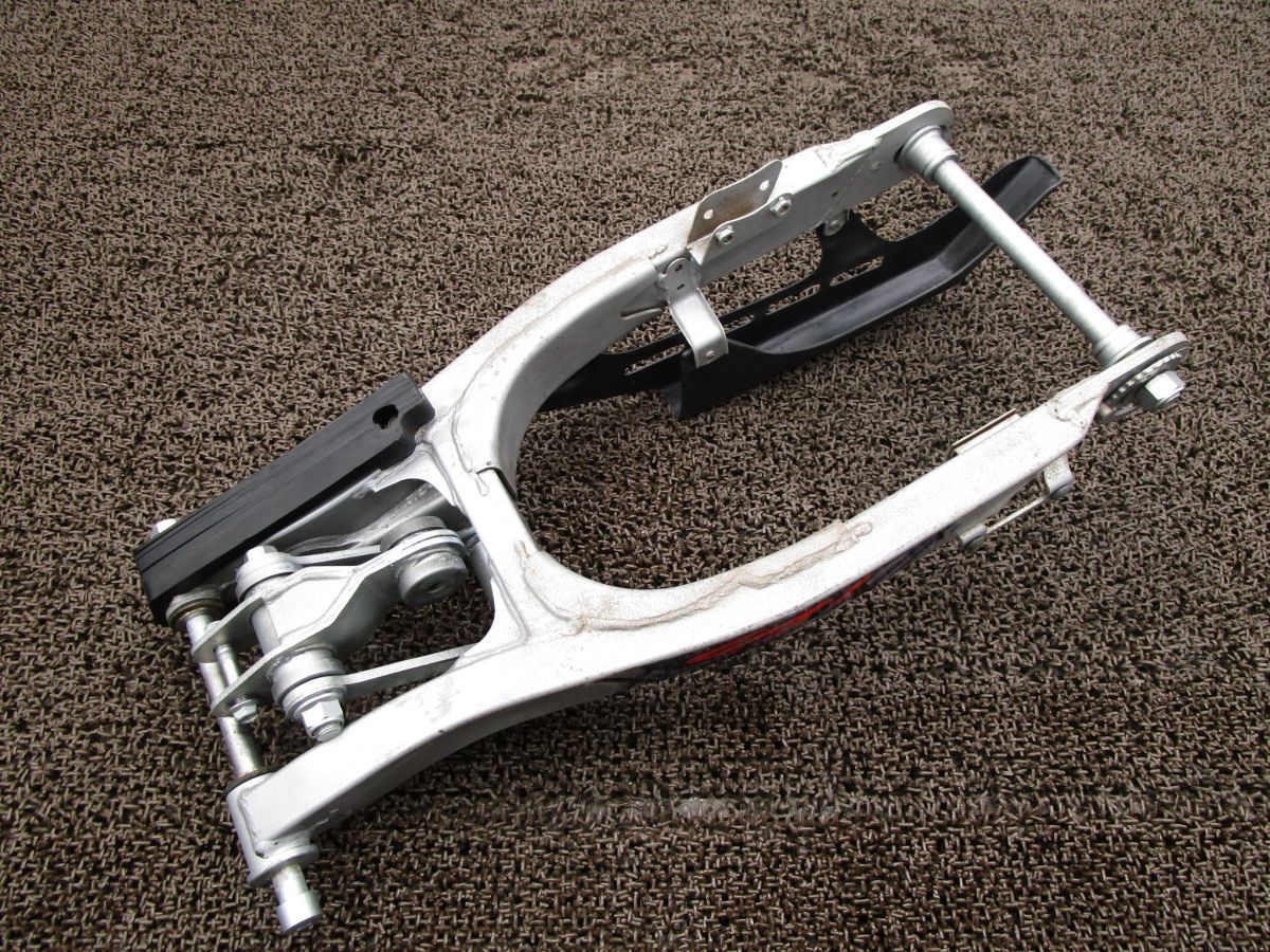 TS125R スイングアーム リンク リアアクスルシャフト □A5558 SF15A スズキ F115 キャブ車 動画有