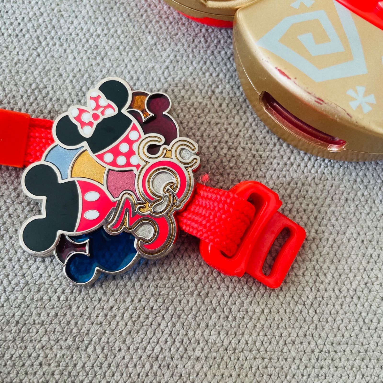 Disney ディズニーリゾート 30周年 ミッキー ペンダント 光るおもちゃ 