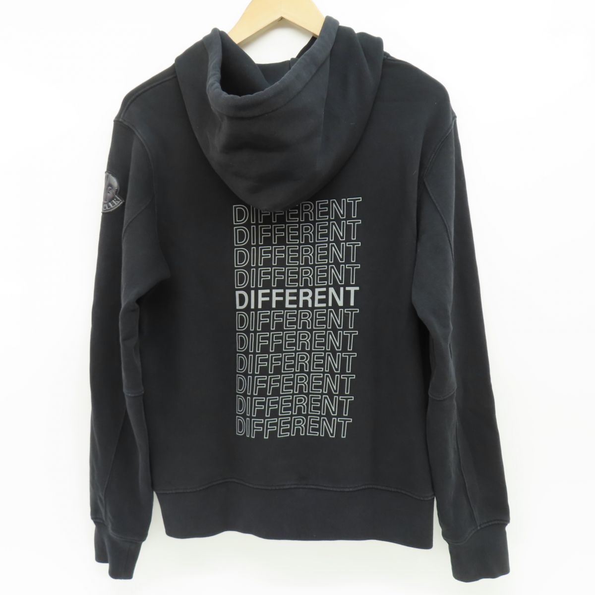 【新品同様】モンクレール　パーカー MONCLER モンクレール パーカー 8G00035 89AUJ メンズ