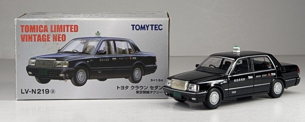 TOMYTEC TOMICA LIMITED VINTAGE NEO トヨタ クラウンセダン 東京無線タクシー (黒) LV-N219a