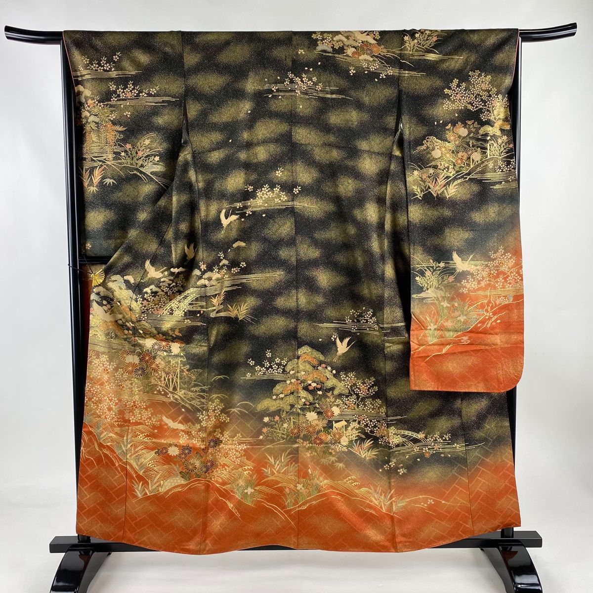 バイセル 着物 名品 振袖 黒 染め分け 草花 金彩 銀彩 やまと 正絹 袷（10月～5月）167cm Mサイズ☆☆☆☆ バイセル 着物 名品 振袖 黒 鶴 金彩 草花 染め分け 正絹 袷（10月～5