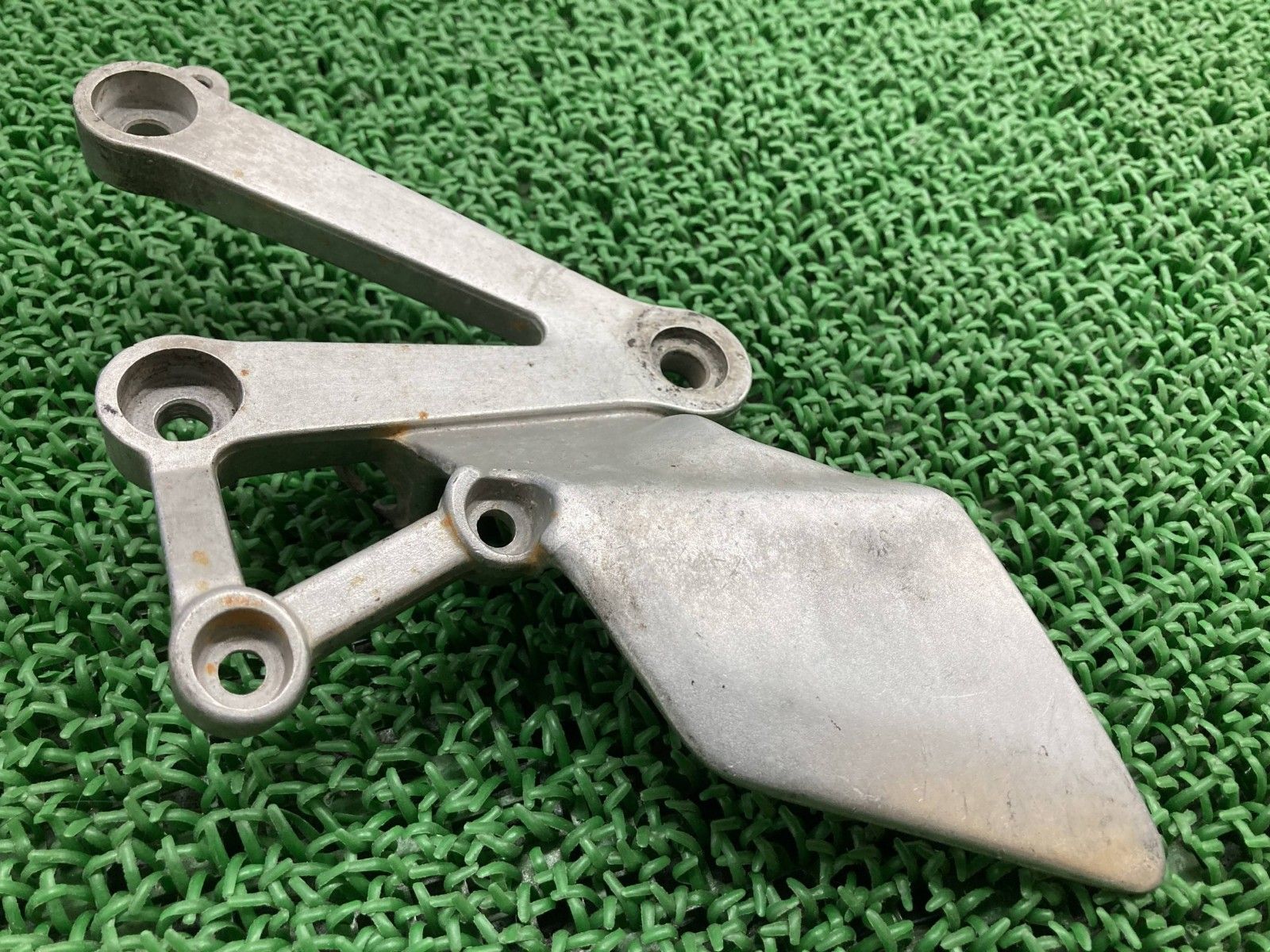 NSR250R ステップホルダー 右 KV3-M ホンダ 純正 中古 バイク 部品