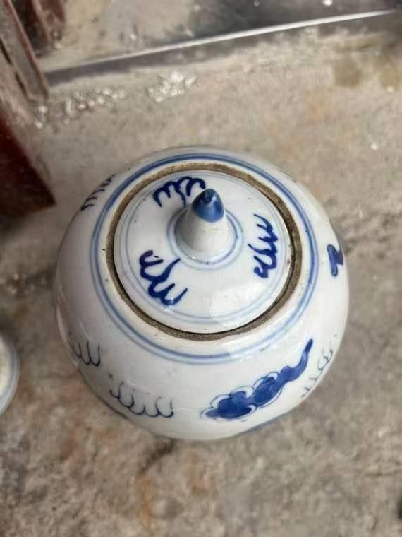 中国美術 磁器 青花獅子毬冬瓜壇  工芸品美術品 置物 中国美術 青花獅子毬冬瓜壇 景徳鎮 陶磁器 装飾品 現代工芸品