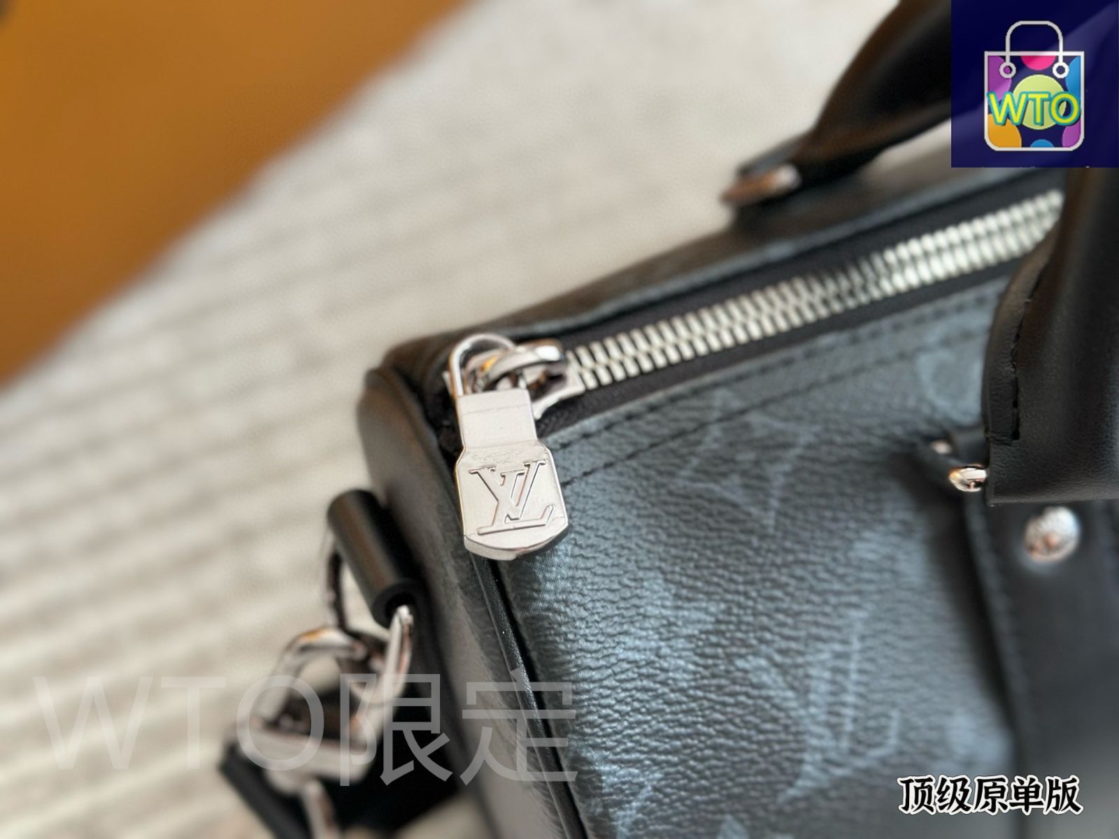 ルイ・ヴィトン X NIGO KEEPALL XS 牛革 ハンドバッグ Louis Vuitton Nigo Keepall XS Monogram Bag Blue (Louis