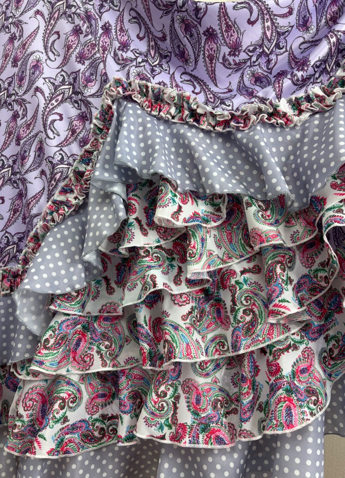 amay バタデコーラ黒に白水玉と赤バラ