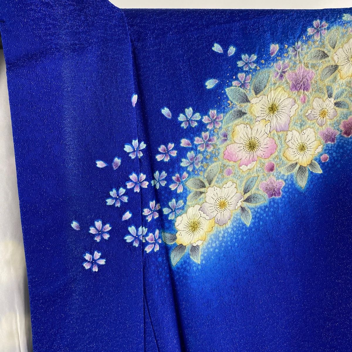 振袖 金駒刺繍 牡丹 鞠 枝垂れ桜 花模様 成人式 晴れの日 着物 045a p