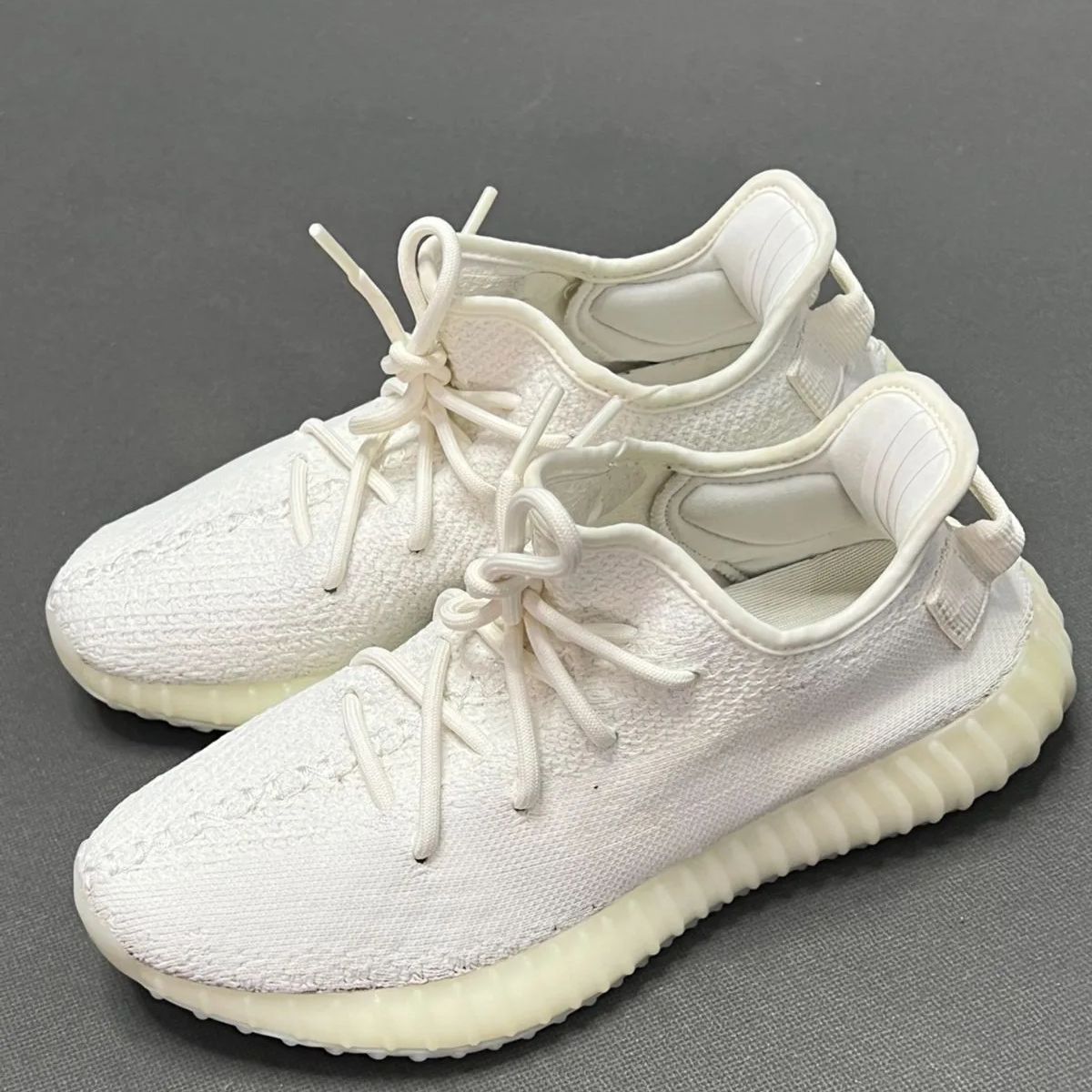 YEEZY BOOST 350 V2 アディダス イージーブースト350 V2 クリーム トリプルホワイト  並行輸入品カジュアルランニングシューズ男女兼用 - メルカリ