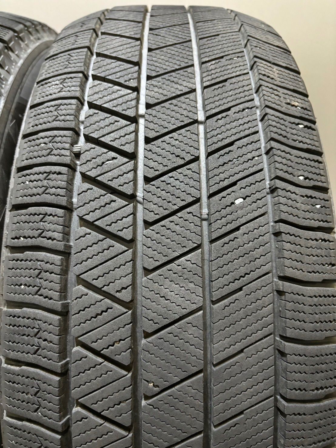 ★225/60R17 BRIDGESTONE/VRX3 21年製 スタッドレス 4本 ブリヂストン ブリザック アルファード ヴェルファイア (2-G357)