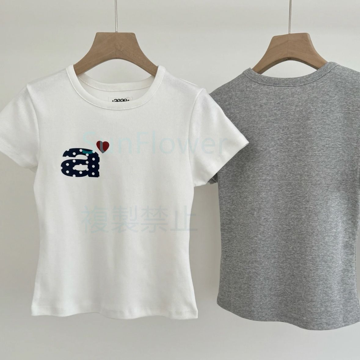 新店セール！韓国人気 ！AEAE フィット感のある Tシャツ