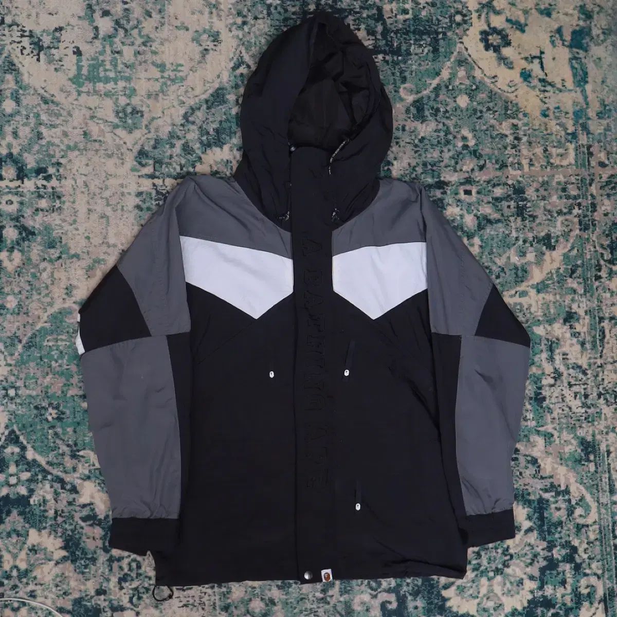 aape アベイジングエイプ　ロゴカラーブロックボンバージャケット aape アベイジングエイプ ロゴカラーブロックボンバージャケット