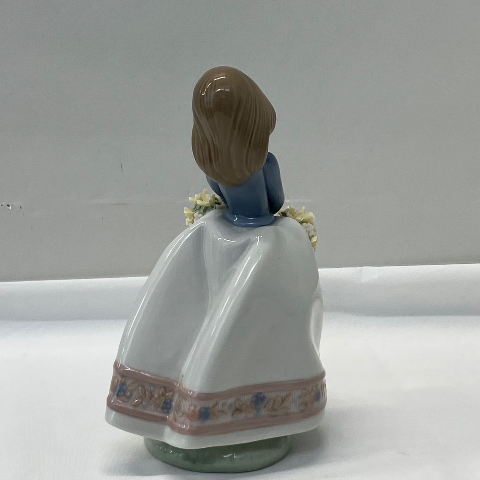 【値下げ】【未使用・超美品】リヤドロ LLADRO 5月の花 少女 リヤドロ Lladro 五月の花 - 西洋陶磁器・テーブルウエア