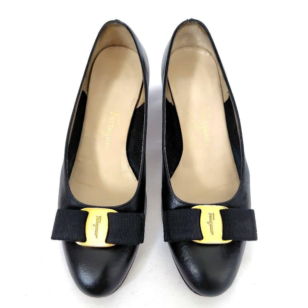 フェラガモ【Ferragamo】定番☆ヴァラ パンプス 黒 小さいサイズ☆フェラガモ【Ferragamo】ヴァラ パンプス 黒