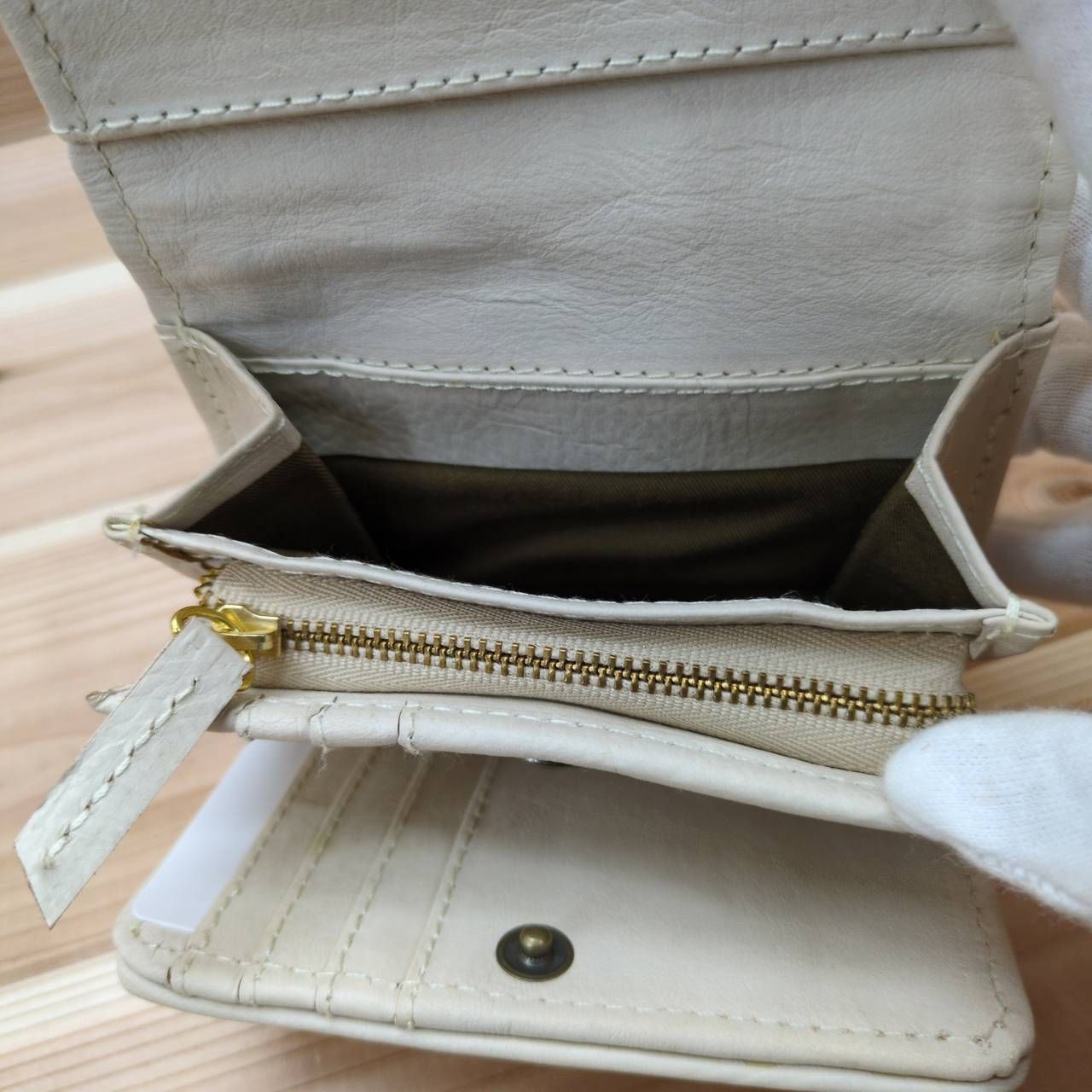 【廃盤希少】fes フェス 三つ折り財布 ホワイト カウレザーメッシュ 牛革 廃盤希少】fes フェス 本革 三つ折り財布 ホワイト カウレザーメッシュ