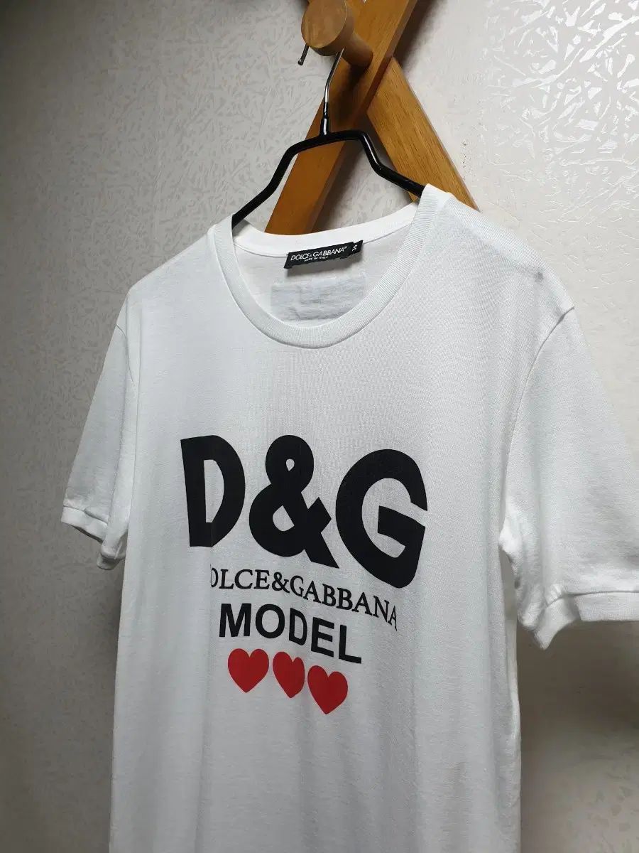 ホワイトのウィメンズ Tシャツ ジャージー ハート＆DGプリント