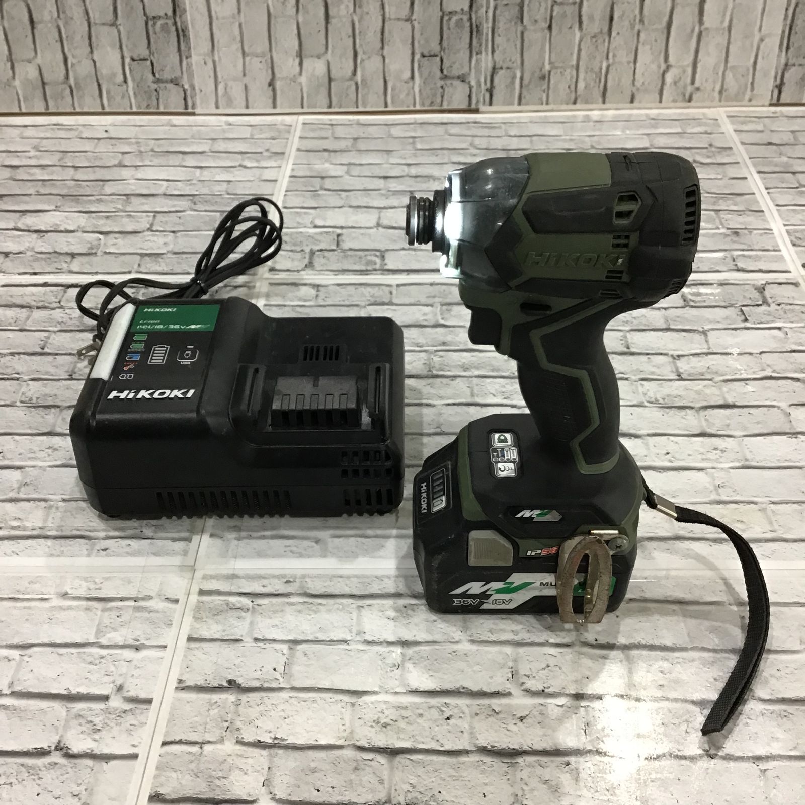 未使用 HITACHI/日立◇36V コードレスインパクトドライバー