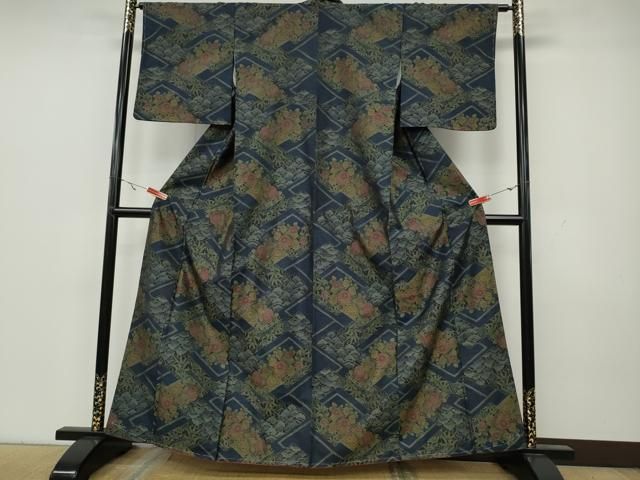 平和屋着物●本場大島紬　檜垣草花文　正絹　逸品　未使用　CAAY5106ut 平和屋着物○本場大島紬 檜垣草花文 正絹 逸品 未使用 CAAY5106ut